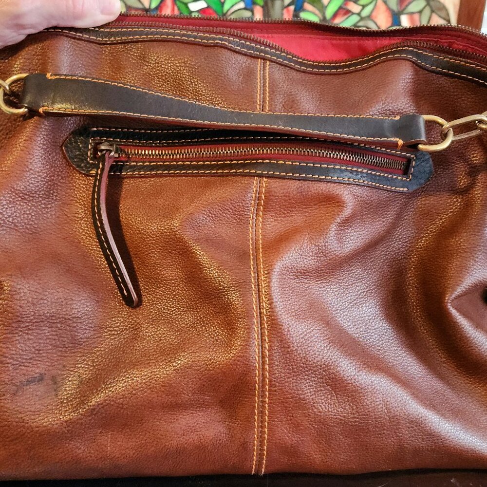 Beautiful leather Dooney & Bourke Bag, purse, tote